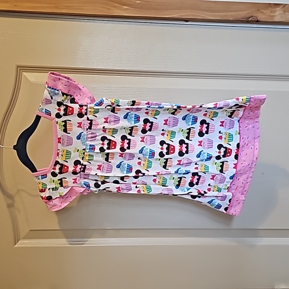 Disney Other - Disney girls size 4 cupcakes nightgown